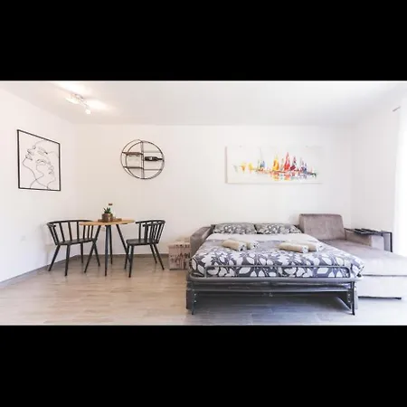 Studio Apartman Sapore Di Mare Jesenice  Exterior photo